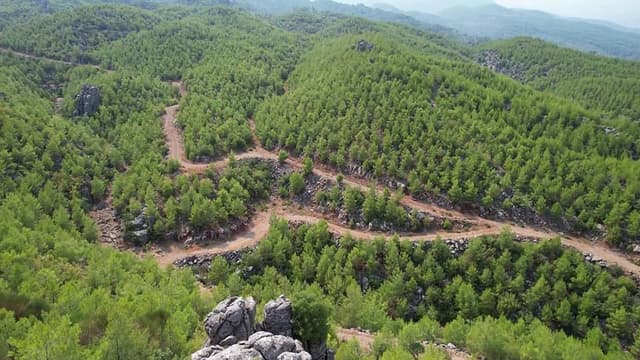 Turizm Cenneti mi, Beton Cangılı mı? Antalya’da Plansız Büyümenin Anatomisi